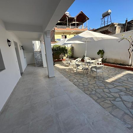 Rus Villa Berat Luaran gambar